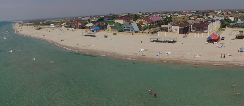 База отдыха на первой линии в Штормовом 