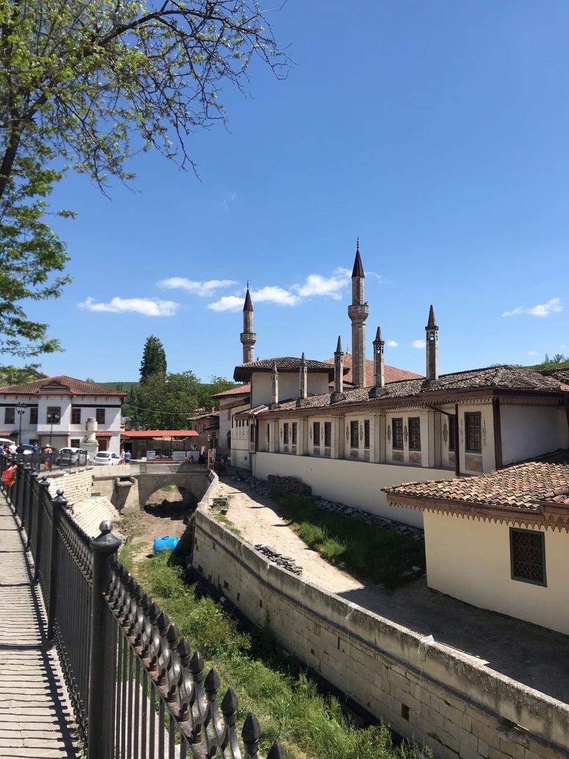 Лучшие музеи Крыма – Ханский дворец фото 