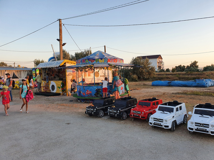 развлечения для детей на пляже Штормовое 